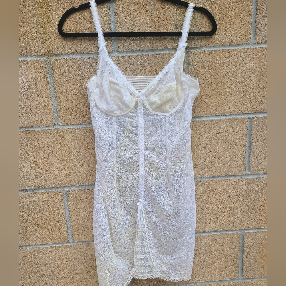 Elegant White Lace Chemise